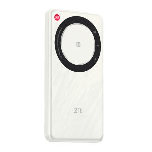 مودم جیبی 5G زد تی ای مدل U30 Air با باتری 4500 میلی‌آمپر ساعت، پشتیبانی از 10 کاربر همزمان، اتصال بی‌سیم Wi-Fi و درگاه USB Type-C برای اینترنت پرسرعت همراه